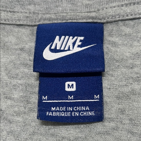 Nike Women’s Size Medium Gray Logo Tee and Leggings Set - Picture 2 of 10